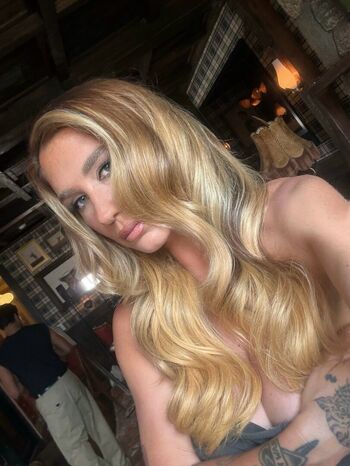 Full leaked Kesha private photo