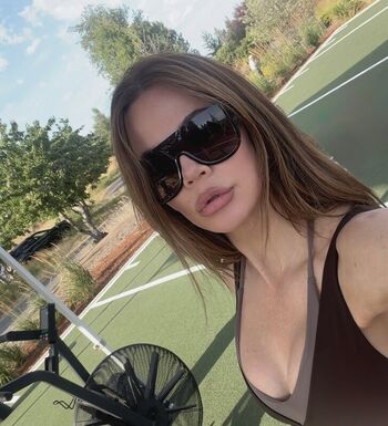 Full leaked Khloe kardashian private photo