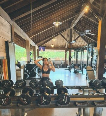 Full leaked Khloe kardashian private photo