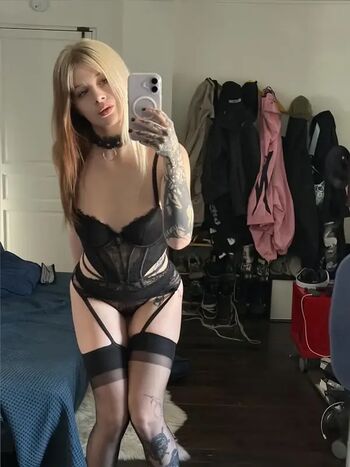 Full leaked Khloe rivers private photo