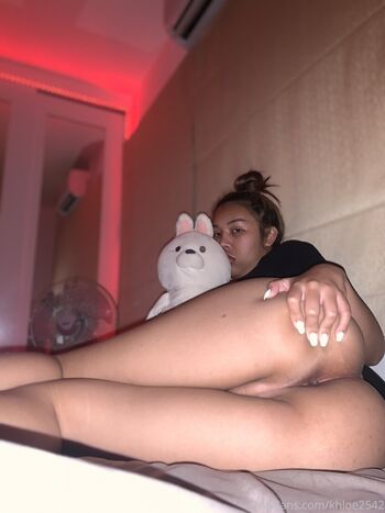 Full leaked Khloe private photo