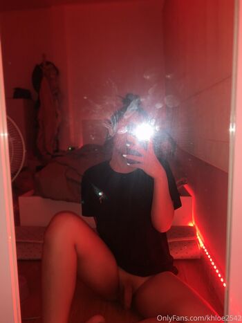 Full leaked Khloe private photo