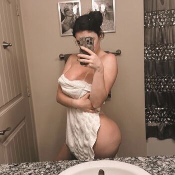 Full leaked Khloematta private photo