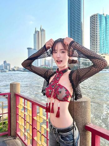 Full leaked Khun uu private photo