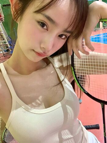 Full leaked Khun uu private photo
