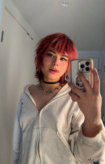 Full leaked Kianavi  page private photo
