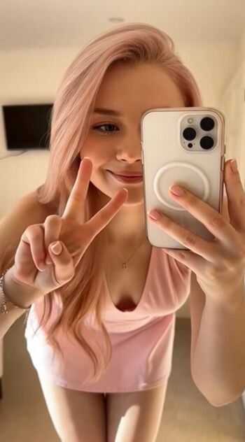 Full leaked Kierabumblebee private photo