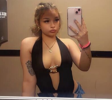 Full leaked Kiersten private photo
