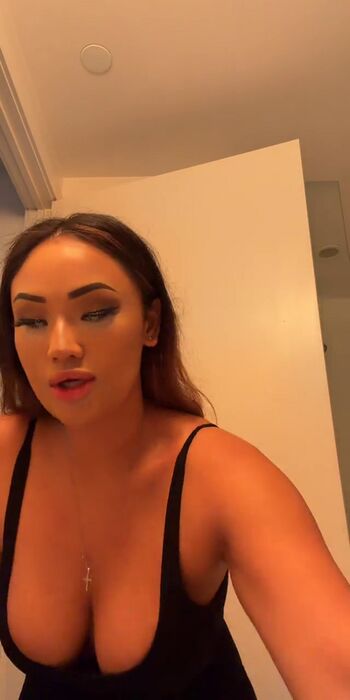 Full leaked Kiixxox private photo