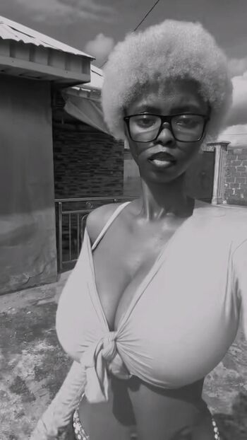 Full leaked Kikiolaola private photo