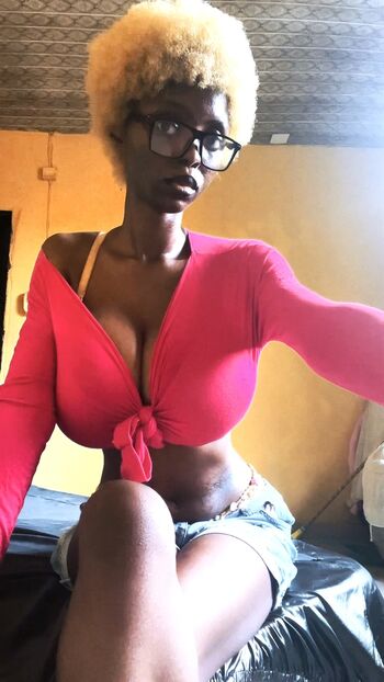 Full leaked Kikiolaola private photo
