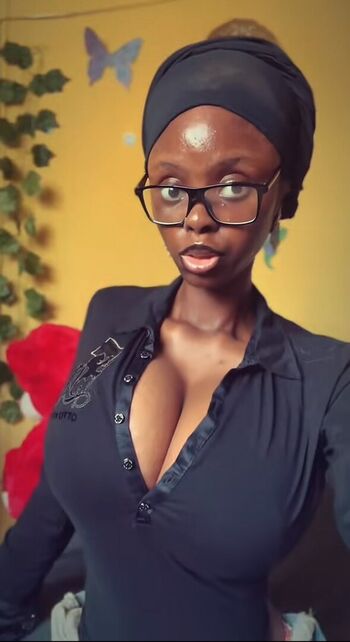 Full leaked Kikiolaola private photo