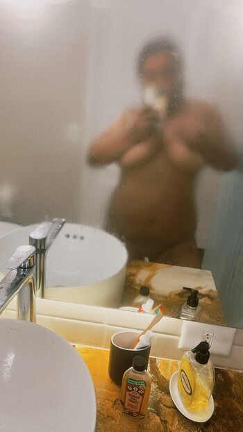 Full leaked Kim akrich private photo