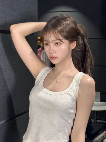 Full leaked Kim chaewon private photo