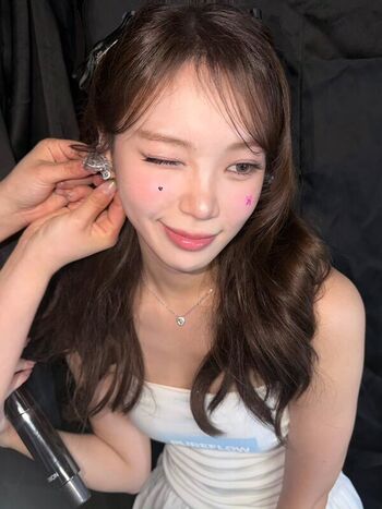 Full leaked Kim chaewon private photo