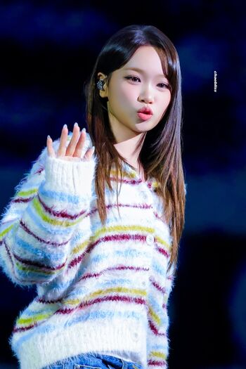 Kim Chaewon