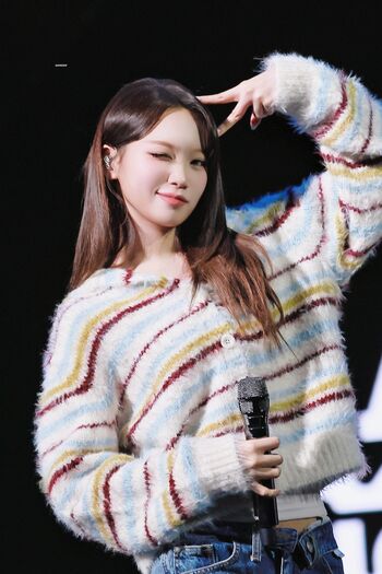 Kim Chaewon