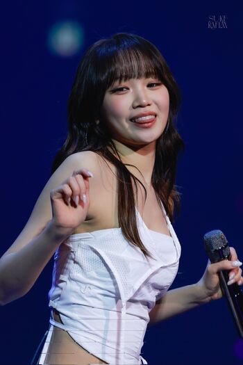 Kim Chaewon