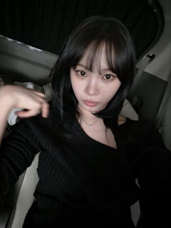 Full leaked Kim chaewon private photo