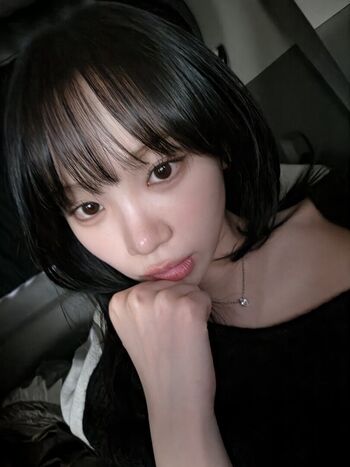 Full leaked Kim chaewon private photo
