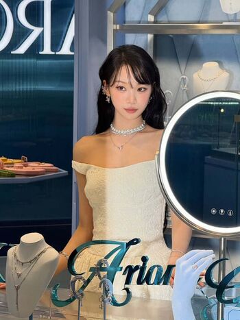 Full leaked Kim chaewon private photo