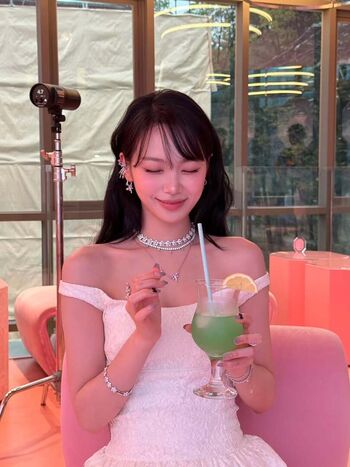 Full leaked Kim chaewon private photo