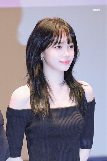 Kim Chaewon