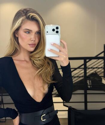 Full leaked Kim dammer private photo