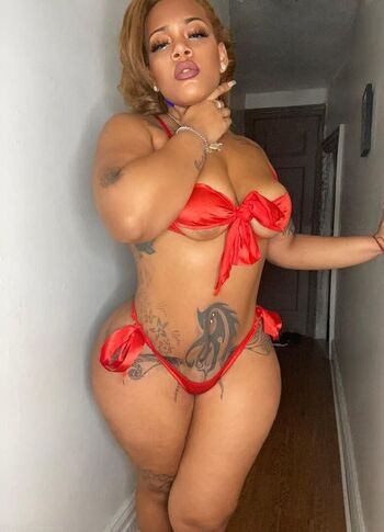 Full leaked Kimkommas private photo