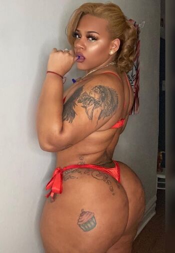 Full leaked Kimkommas private photo