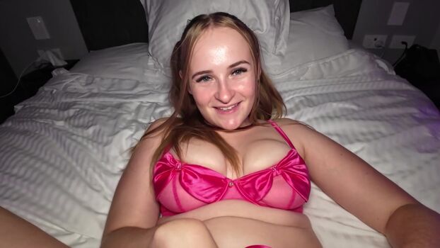 Full leaked Kinkykiwichick private photo