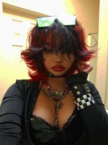Full leaked Kinsathic private photo