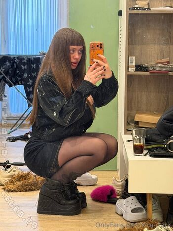 Full leaked Kira clark private photo