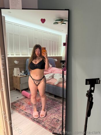 Full leaked Kira clark private photo