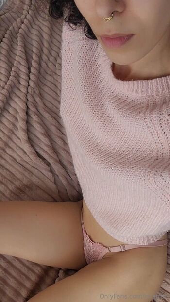 Full leaked Kirafree private photo