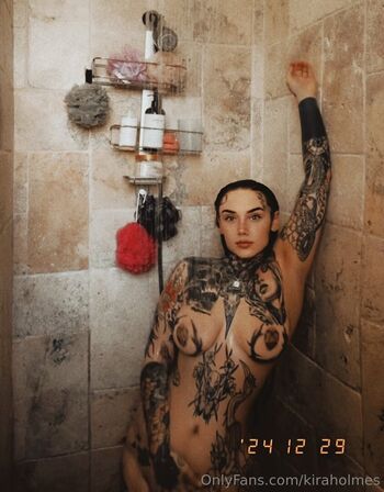Full leaked Kiraholmes private photo