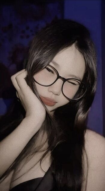 Full leaked Kiraoroix private photo