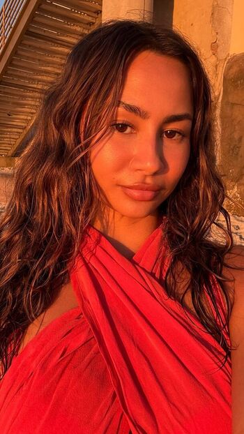Full leaked Kirra santos page private photo