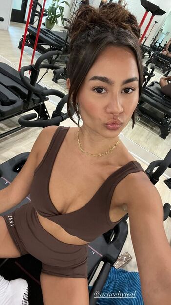 Full leaked Kirra santos page private photo