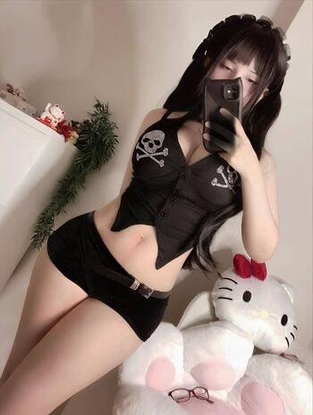 Full leaked Kisuccubus private photo
