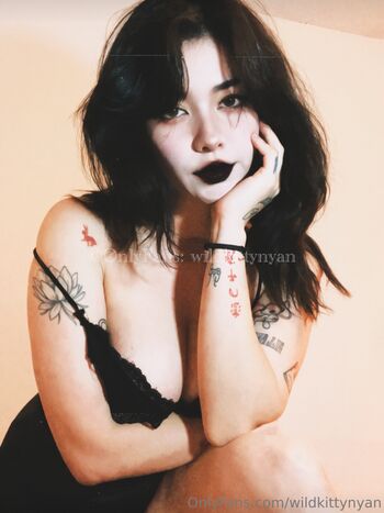 Full leaked Kittymeichi page private photo