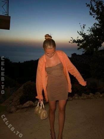 Full leaked Klari oe private photo