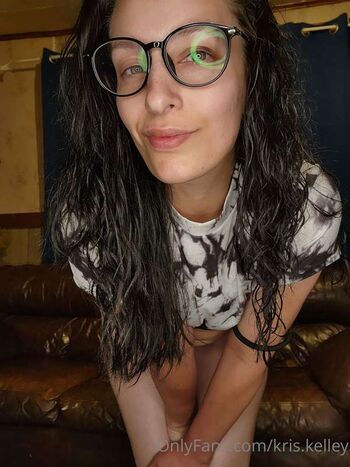 Full leaked Kris kelley private photo