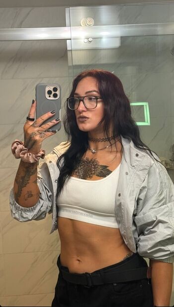 Full leaked Kris statlander private photo