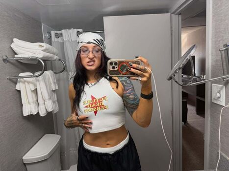 Full leaked Kris statlander private photo