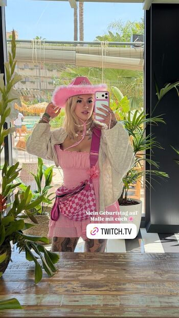 Full leaked Kunshikitty private photo