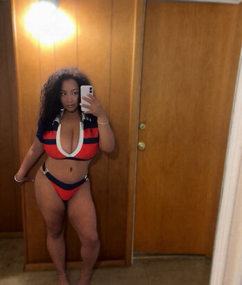 Full leaked Kurvy kary private photo