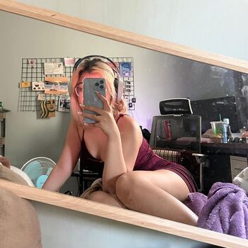 Full leaked Kwinbih private photo
