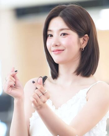 Full leaked Kwon eunbi page private photo