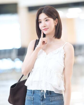 Full leaked Kwon eunbi page private photo